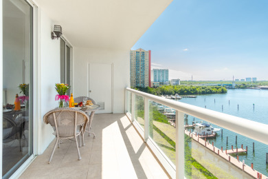 Lake House Cozy and spacious condo with amazing intracoastal views. WIFI + Parking, , on Atlantic Ocean - Sunny Isles Beach in Florida - Lakehouse Vacation Rental - Lake Home for rent on LakeHouseVacations.com