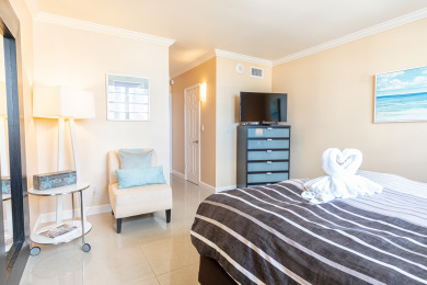 Lake House Warm condo w striking ocean & park views WIFI + Parking, , on Atlantic Ocean - Sunny Isles Beach in Florida - Lakehouse Vacation Rental - Lake Home for rent on LakeHouseVacations.com