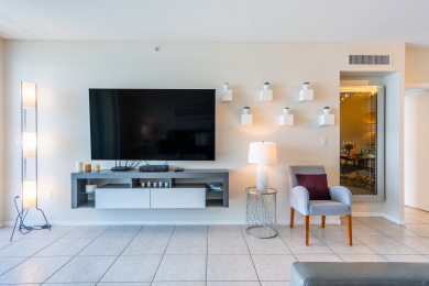 Lake House Luminous corner condo overlooking the bay WIFI + Netflix + Parking, , on Atlantic Ocean - Sunny Isles Beach in Florida - Lakehouse Vacation Rental - Lake Home for rent on LakeHouseVacations.com