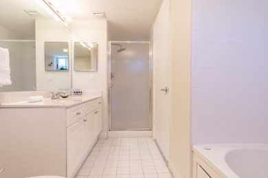 Lake House Luminous corner condo overlooking the bay WIFI + Netflix + Parking, , on Atlantic Ocean - Sunny Isles Beach in Florida - Lakehouse Vacation Rental - Lake Home for rent on LakeHouseVacations.com