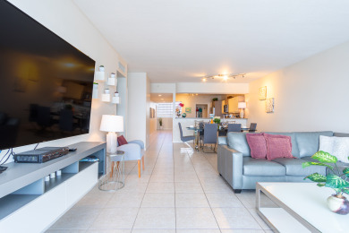 Lake House Luminous corner condo overlooking the bay WIFI + Netflix + Parking, , on Atlantic Ocean - Sunny Isles Beach in Florida - Lakehouse Vacation Rental - Lake Home for rent on LakeHouseVacations.com