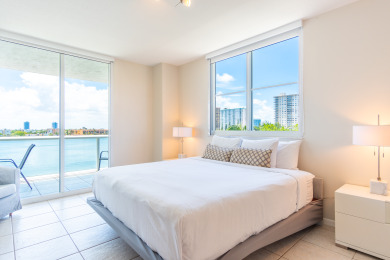 Lake House Luminous corner condo overlooking the bay WIFI + Netflix + Parking, , on Atlantic Ocean - Sunny Isles Beach in Florida - Lakehouse Vacation Rental - Lake Home for rent on LakeHouseVacations.com