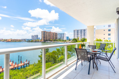 Lake House Luminous corner condo overlooking the bay WIFI + Netflix + Parking, , on Atlantic Ocean - Sunny Isles Beach in Florida - Lakehouse Vacation Rental - Lake Home for rent on LakeHouseVacations.com