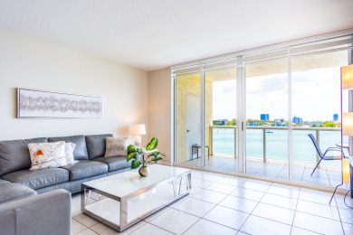 Lake House Luminous corner condo overlooking the bay WIFI + Netflix + Parking, , on Atlantic Ocean - Sunny Isles Beach in Florida - Lakehouse Vacation Rental - Lake Home for rent on LakeHouseVacations.com