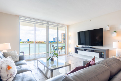 Lake House Luminous corner condo overlooking the bay WIFI + Netflix + Parking, , on Atlantic Ocean - Sunny Isles Beach in Florida - Lakehouse Vacation Rental - Lake Home for rent on LakeHouseVacations.com