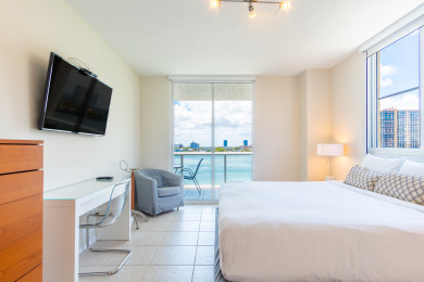Lake House Luminous corner condo overlooking the bay WIFI + Netflix + Parking, , on Atlantic Ocean - Sunny Isles Beach in Florida - Lakehouse Vacation Rental - Lake Home for rent on LakeHouseVacations.com