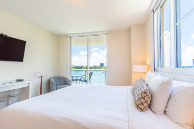 Lake House Luminous corner condo overlooking the bay WIFI + Netflix + Parking, , on Atlantic Ocean - Sunny Isles Beach in Florida - Lakehouse Vacation Rental - Lake Home for rent on LakeHouseVacations.com