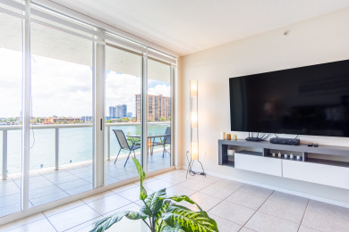 Lake House Luminous corner condo overlooking the bay WIFI + Netflix + Parking, , on Atlantic Ocean - Sunny Isles Beach in Florida - Lakehouse Vacation Rental - Lake Home for rent on LakeHouseVacations.com
