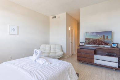 Lake House Spacious penthouse across from the beach WIFI + Parking, , on Atlantic Ocean - Sunny Isles Beach in Florida - Lakehouse Vacation Rental - Lake Home for rent on LakeHouseVacations.com