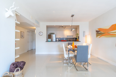Lake House Spacious modern condo w ocean & park views 150 Mbps Wi-Fi + Parking, , on Atlantic Ocean - Sunny Isles Beach in Florida - Lakehouse Vacation Rental - Lake Home for rent on LakeHouseVacations.com