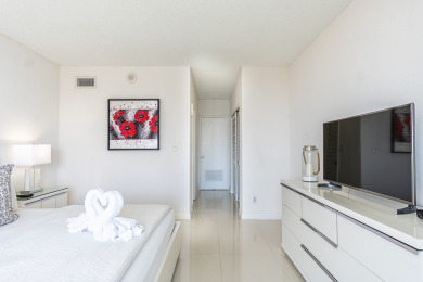 Lake House Spacious condo for the entire family 500 ft from the beach WIFI + Parking, , on Atlantic Ocean - Sunny Isles Beach in Florida - Lakehouse Vacation Rental - Lake Home for rent on LakeHouseVacations.com