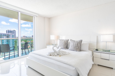 Lake House Spacious condo for the entire family 500 ft from the beach WIFI + Parking, , on Atlantic Ocean - Sunny Isles Beach in Florida - Lakehouse Vacation Rental - Lake Home for rent on LakeHouseVacations.com