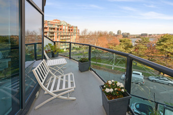 Lake House Victoria Inner Harbour Executive 1 Bedrooom Condo, , on Victoria / Inner Harbour in British Columbia - Lakehouse Vacation Rental - Lake Home for rent on LakeHouseVacations.com
