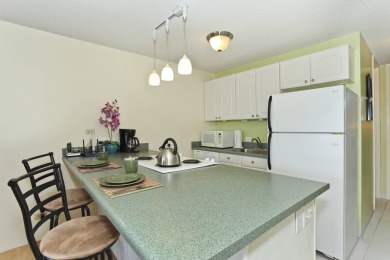 Lake House Mountain and Golf Course Views! Washerdryer, AC, FREE Wi-Fi and Parking!, , on Oahu - Honolulu in Hawaii - Lakehouse Vacation Rental - Lake Home for rent on LakeHouseVacations.com