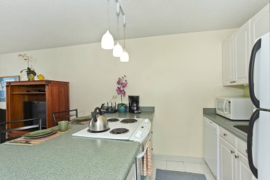 Lake House Mountain and Golf Course Views! Washerdryer, AC, FREE Wi-Fi and Parking!, , on Oahu - Honolulu in Hawaii - Lakehouse Vacation Rental - Lake Home for rent on LakeHouseVacations.com