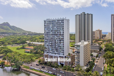 Lake House Luscious Green Golf Course & Mountain Views! FREE Wi-Fi, Parking, Pool!, , on Oahu - Honolulu in Hawaii - Lakehouse Vacation Rental - Lake Home for rent on LakeHouseVacations.com