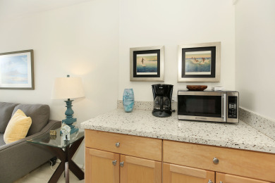 Lake House Luscious Green Golf Course & Mountain Views! FREE Wi-Fi, Parking, Pool!, , on Oahu - Honolulu in Hawaii - Lakehouse Vacation Rental - Lake Home for rent on LakeHouseVacations.com
