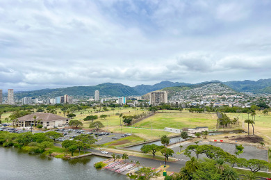 Lake House Luscious Green Golf Course & Mountain Views! FREE Wi-Fi, Parking, Pool!, , on Oahu - Honolulu in Hawaii - Lakehouse Vacation Rental - Lake Home for rent on LakeHouseVacations.com