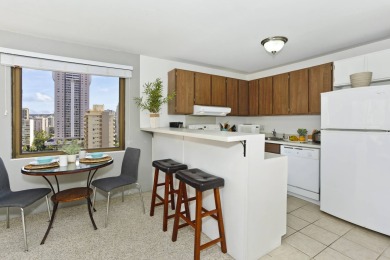 Lake House Corner Unit with Mountain View, Full Kitchen, AC, FREE Wi-Fi and Parking!, , on Oahu - Honolulu in Hawaii - Lakehouse Vacation Rental - Lake Home for rent on LakeHouseVacations.com