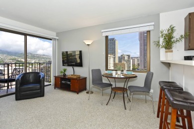 Lake House Corner Unit with Mountain View, Full Kitchen, AC, FREE Wi-Fi and Parking!, , on Oahu - Honolulu in Hawaii - Lakehouse Vacation Rental - Lake Home for rent on LakeHouseVacations.com