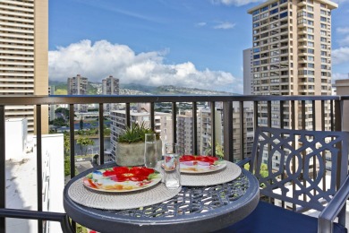 Lake House Corner Unit with Mountain View, Full Kitchen, AC, FREE Wi-Fi and Parking!, , on Oahu - Honolulu in Hawaii - Lakehouse Vacation Rental - Lake Home for rent on LakeHouseVacations.com