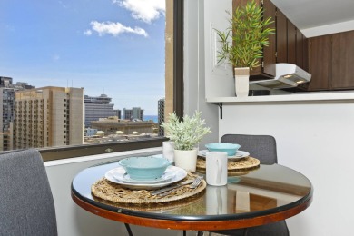 Lake House Corner Unit with Mountain View, Full Kitchen, AC, FREE Wi-Fi and Parking!, , on Oahu - Honolulu in Hawaii - Lakehouse Vacation Rental - Lake Home for rent on LakeHouseVacations.com