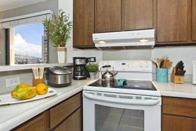 Lake House Corner Unit with Mountain View, Full Kitchen, AC, FREE Wi-Fi and Parking!, , on Oahu - Honolulu in Hawaii - Lakehouse Vacation Rental - Lake Home for rent on LakeHouseVacations.com