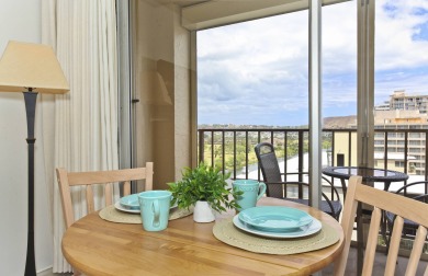 Lake House Studio with Kitchen, AC, WasherDryer, POOL, Wi-Fi, FREE Parking!, , on Oahu - Honolulu in Hawaii - Lakehouse Vacation Rental - Lake Home for rent on LakeHouseVacations.com