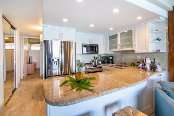 Lake House Oceanfront Penthouse w Panoramic Views + AC, , on Maui - Lahaina in Hawaii - Lakehouse Vacation Rental - Lake Home for rent on LakeHouseVacations.com