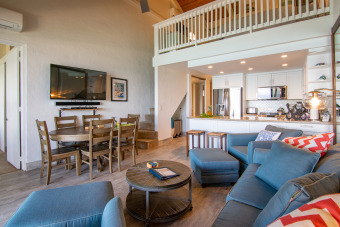 Lake House Oceanfront Penthouse w Panoramic Views + AC, , on Maui - Lahaina in Hawaii - Lakehouse Vacation Rental - Lake Home for rent on LakeHouseVacations.com
