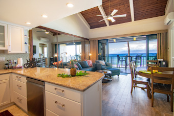 Lake House Oceanfront Penthouse w Panoramic Views + AC, , on Maui - Lahaina in Hawaii - Lakehouse Vacation Rental - Lake Home for rent on LakeHouseVacations.com