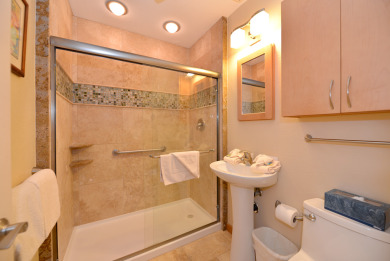 Lake House Great Specials! Ground Floor. Next to Beach and Ocean access! # 108, , on Maui - Lahaina in Hawaii - Lakehouse Vacation Rental - Lake Home for rent on LakeHouseVacations.com