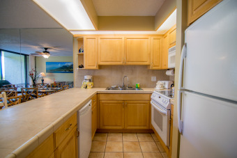 Lake House 2BR Garden-Level Lanai Overlooks Koi Ponds, , on Maui - Lahaina in Hawaii - Lakehouse Vacation Rental - Lake Home for rent on LakeHouseVacations.com