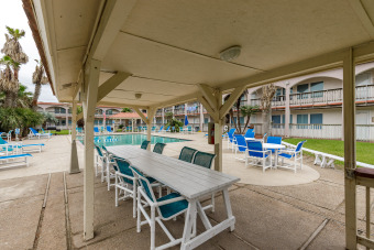 Lake House Surfside 108-Short Walk to Beach Access or Lounge Around Heated Pool, , on Gulf of Mexico - Corpus Christi in Texas - Lakehouse Vacation Rental - Lake Home for rent on LakeHouseVacations.com