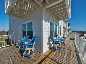 Lake House BLUE OCTOPUS IS A BEAUTIFUL BEACH SIDE TOWNHOME WA PRIVATE PATH TO THE BEACH, , on Gulf of Mexico - Corpus Christi in Texas - Lakehouse Vacation Rental - Lake Home for rent on LakeHouseVacations.com