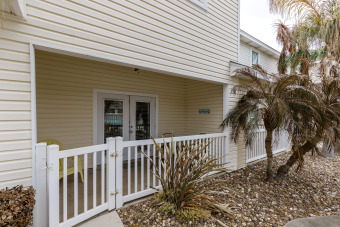 Lake House Pet-Friendly, Poolside 2BR Condo W Pool, 2-Car Garage & WasherDryer, , on Gulf of Mexico - Corpus Christi in Texas - Lakehouse Vacation Rental - Lake Home for rent on LakeHouseVacations.com
