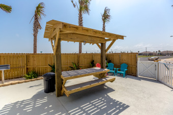 Lake House Padre Beach View 206K-Tropical Vibes in A Great Location & Beach Views , , on Gulf of Mexico - Corpus Christi in Texas - Lakehouse Vacation Rental - Lake Home for rent on LakeHouseVacations.com
