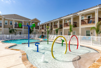 Lake House Beautiful 2BR Unit w Heated Pool, Splash Pad, Playground & Allocated Parking, , on Gulf of Mexico - Corpus Christi in Texas - Lakehouse Vacation Rental - Lake Home for rent on LakeHouseVacations.com