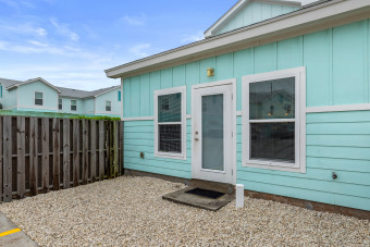 Lake House Lovely 3BR Condo w Reserved Parking, Private Patio, Heated Pool & Playground, , on Gulf of Mexico - Corpus Christi in Texas - Lakehouse Vacation Rental - Lake Home for rent on LakeHouseVacations.com