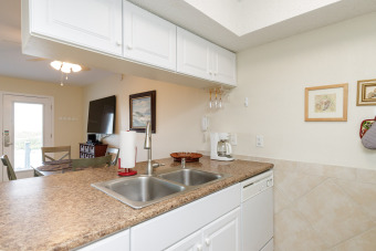 Lake House El Constante 118-Pet Friendly, One Bedroom Only Steps From The Beach, , on Gulf of Mexico - Corpus Christi in Texas - Lakehouse Vacation Rental - Lake Home for rent on LakeHouseVacations.com