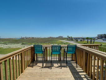 Lake House Stunning 4 BR Townhome w Heated Pool, Private Patio & Beach Access, , on Gulf of Mexico - Corpus Christi in Texas - Lakehouse Vacation Rental - Lake Home for rent on LakeHouseVacations.com