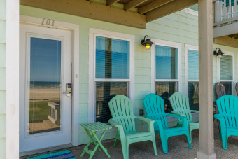 Lake House El Constante 101K-Step Out The Front Door to A Beachfront Location, , on Gulf of Mexico - Corpus Christi in Texas - Lakehouse Vacation Rental - Lake Home for rent on LakeHouseVacations.com