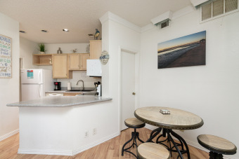  Ad# 20151 lake house for rent on LakeHouseVacations.com, lakehouse, lake home rental, lakehome for rent, vacation, holiday, lodging, lake