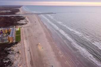 Lake House YOU'VE FOUND IT! Yr Long Monthly Rentals Close to the Beach W Heated Pool, , on Gulf of Mexico - Corpus Christi in Texas - Lakehouse Vacation Rental - Lake Home for rent on LakeHouseVacations.com