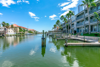 Lake House 2BR Condo w Balcony, WasherDryer & King Bed. Wonderful Winter Escape!, , on Gulf of Mexico - Corpus Christi in Texas - Lakehouse Vacation Rental - Lake Home for rent on LakeHouseVacations.com