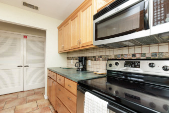 Lake House Beautiful, 2BR Waterfront Condo w King Bed, Allocated Parking & Private WiFi, , on Gulf of Mexico - Corpus Christi in Texas - Lakehouse Vacation Rental - Lake Home for rent on LakeHouseVacations.com
