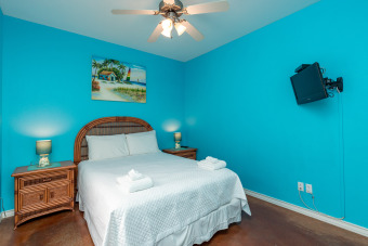 Lake House 2BR Winter Retreat w Private Patio, Allocated Parking and Sparkling Pool, , on Gulf of Mexico - Corpus Christi in Texas - Lakehouse Vacation Rental - Lake Home for rent on LakeHouseVacations.com