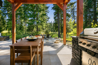 Lake House Stunning Golf Course home in Suncadia! Hot Tub Fire Pit Game Room, , on Lake Cle Elum in Washington - Lakehouse Vacation Rental - Lake Home for rent on LakeHouseVacations.com