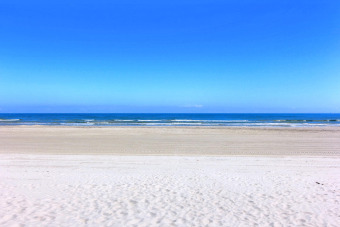 Lake House Spacious beach house located in a private community. Golf cart boardwalk., , on Gulf of Mexico - Port Aransas in Texas - Lakehouse Vacation Rental - Lake Home for rent on LakeHouseVacations.com