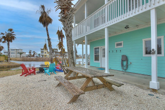 Lake House Spacious beach house located in a private community. Golf cart boardwalk., , on Gulf of Mexico - Port Aransas in Texas - Lakehouse Vacation Rental - Lake Home for rent on LakeHouseVacations.com